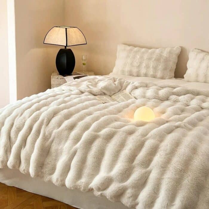 rabbit-faux-fur-blanket-blanket (7)