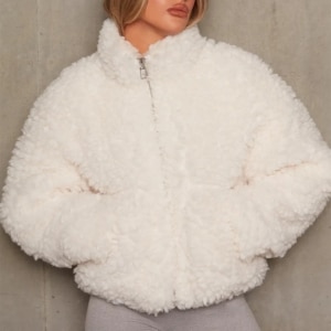 Manteau court moumoute