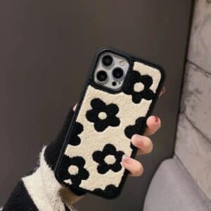 Coque Iphone fleurs moumoute